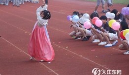 网红古装美女吃瓜,网红美食瞬间走红